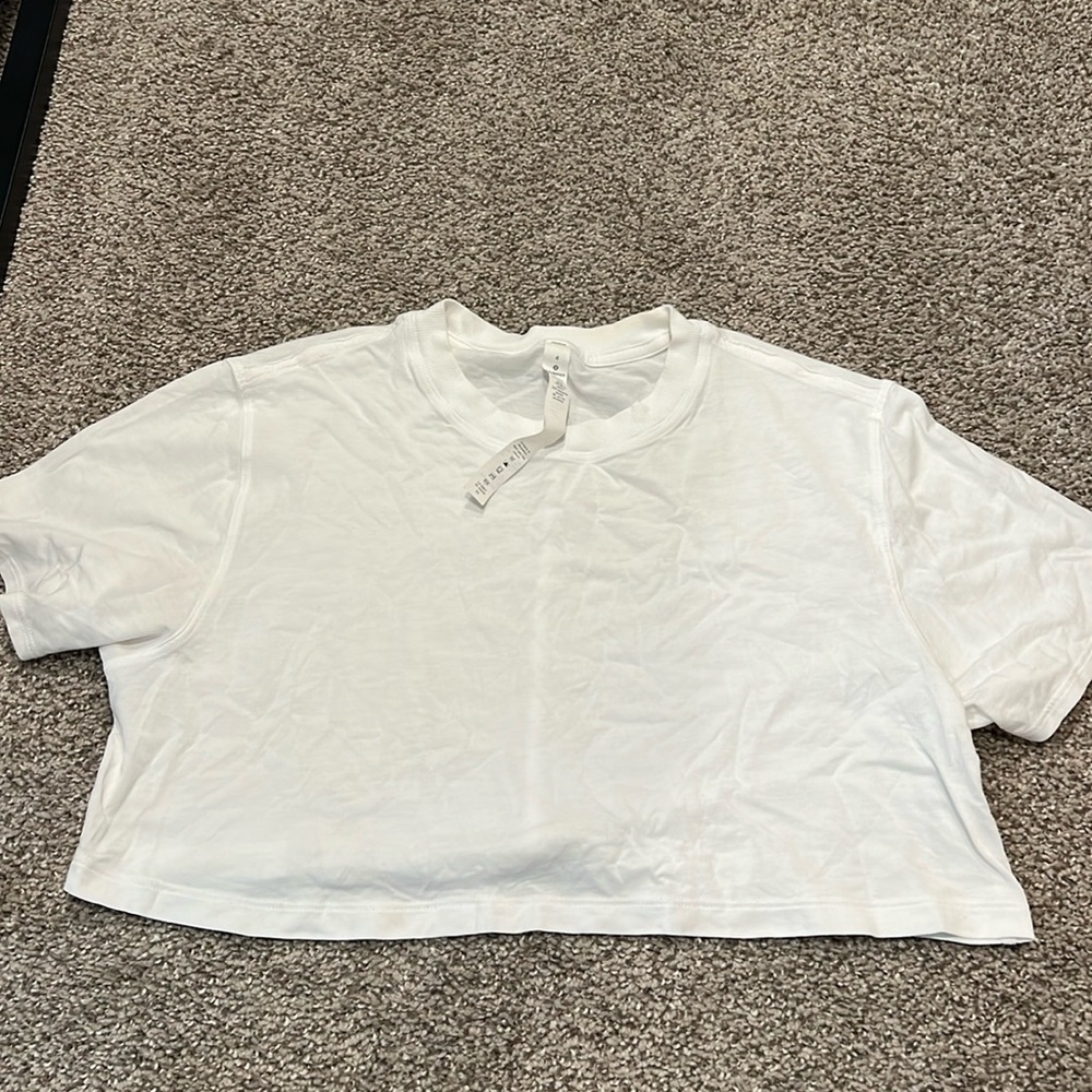 Lululemon Crop TShirt in White Size 4